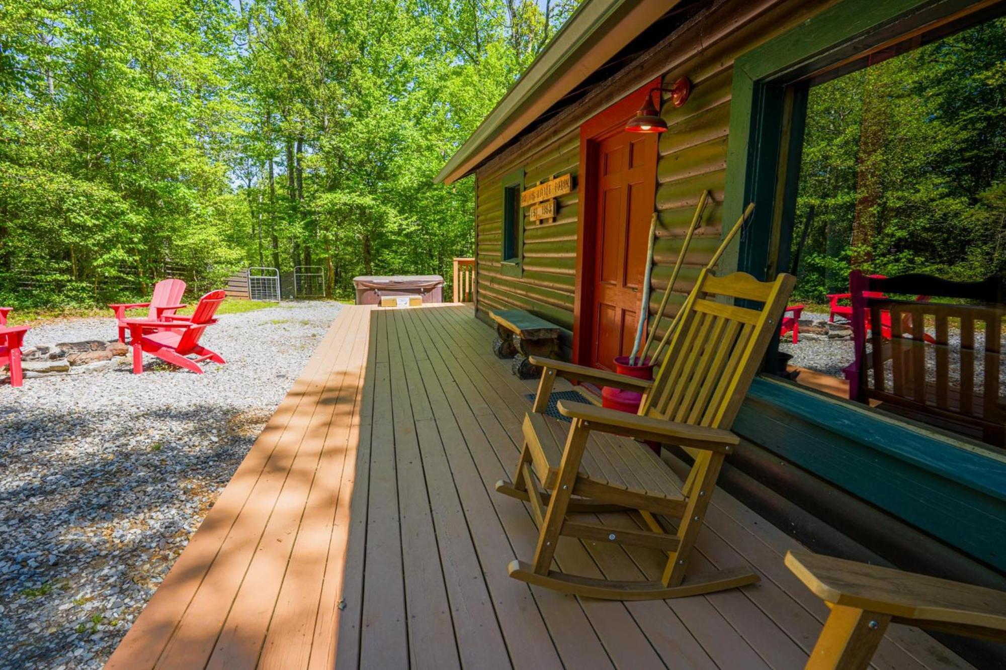 The Big Little Cabin - Hot Tub & Playground Dahlonega Exterior foto
