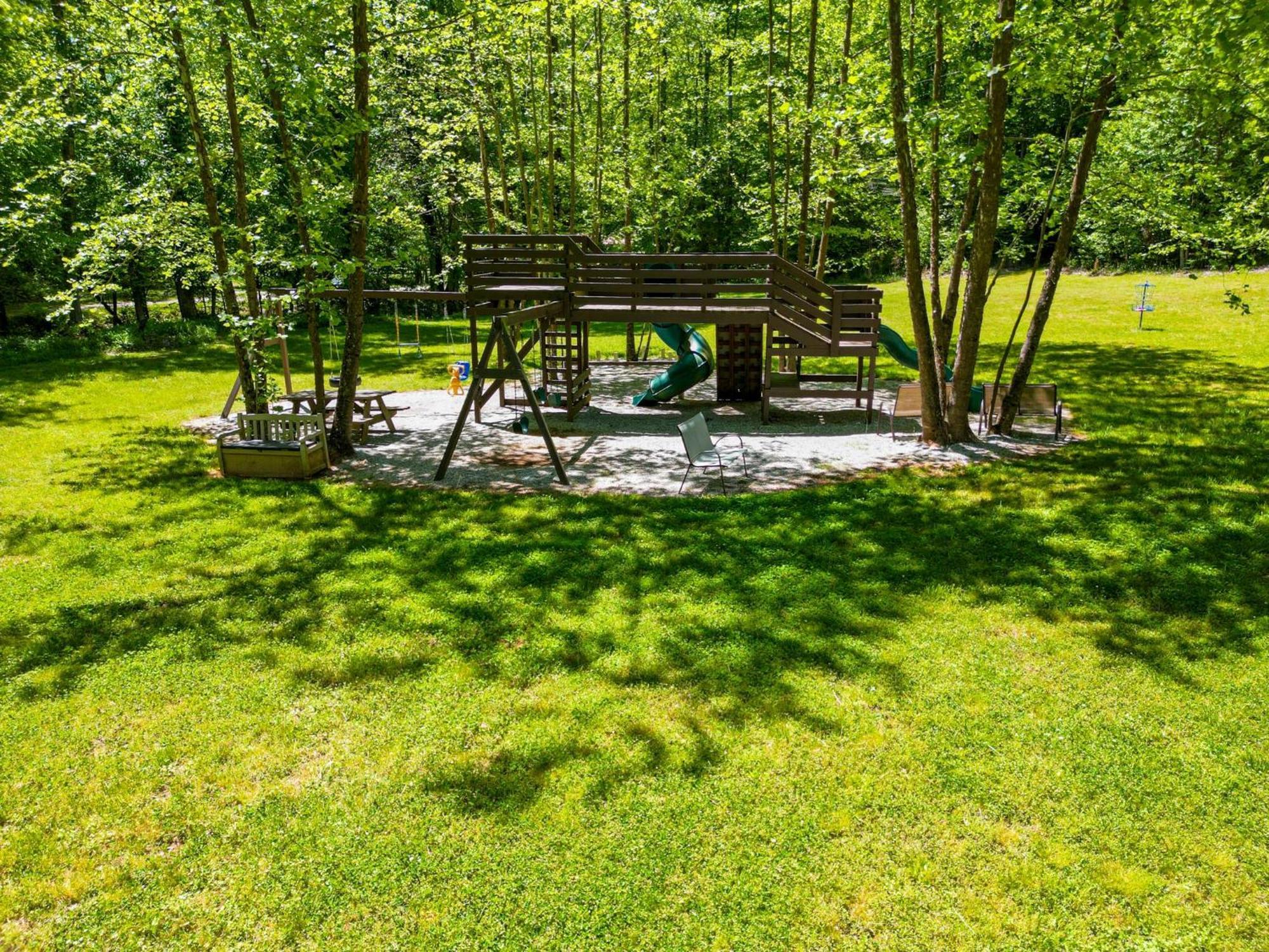 The Big Little Cabin - Hot Tub & Playground Dahlonega Exterior foto